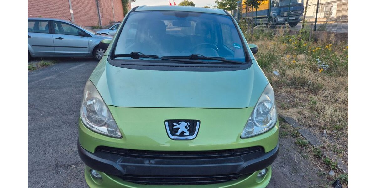 Peugeot 1007 215.123 km 1.550 &euro; Dietzenbach 63128