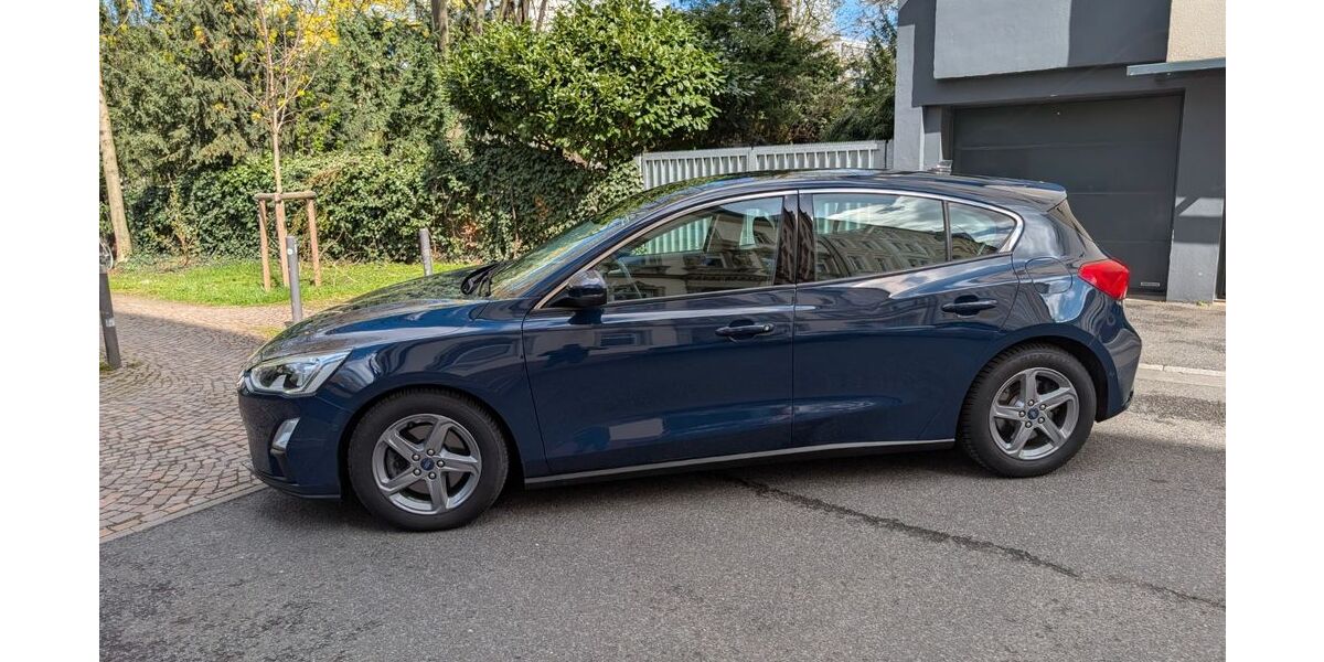 Ford Focus 92.919 km 15.500 &euro; Frankfurt am Main 60318