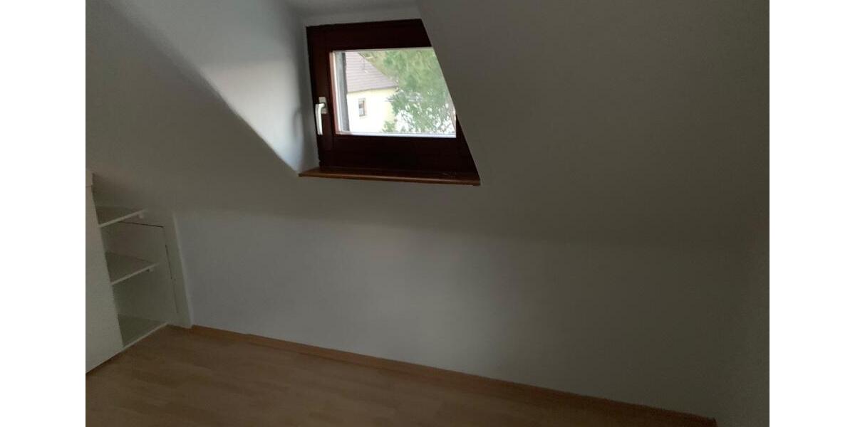 Dachgeschoßwohnung Frankfurt am Main Innenstadt 3 - 2 Zimmer, 40 m&sup2;, 450&euro; | Angebot:26425624