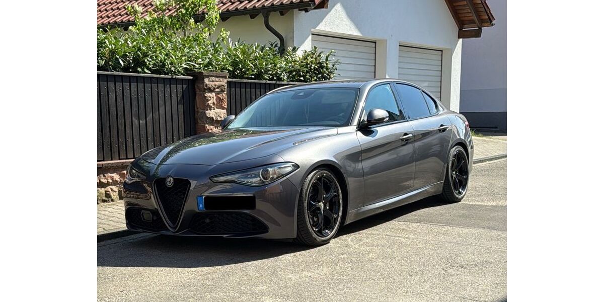 Alfa Romeo Giulia 147.000 km 16.800 &euro; Lorsch 64653