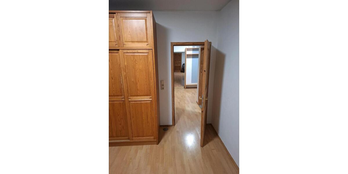 Etagenwohnung Ober-Ramstadt Ramstadt - 5 Zimmer, 150 m&sup2;, 400&euro; | Angebot:25025010