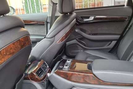 Audi A8 210.000 km 24.500 &euro; Kelsterbach 65451