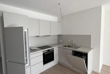 Große, helle 4 Zimmer Wohnung mit Balkon im Staffelgeschoss 4 zimmer