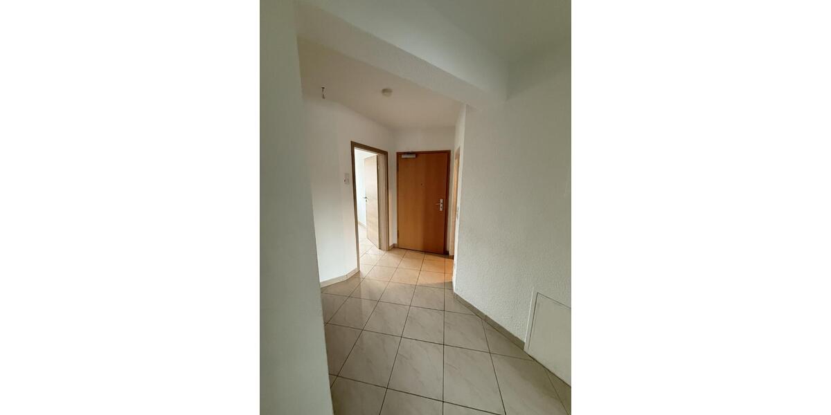 4- Zimmer Wohnung im 1OG 3 zimmer