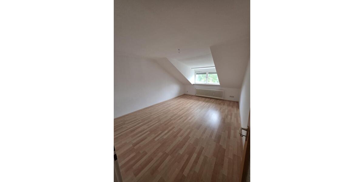 Dachgeschoßwohnung Griesheim - 3 Zimmer, 41 m&sup2;, 550&euro; | Angebot:25542877