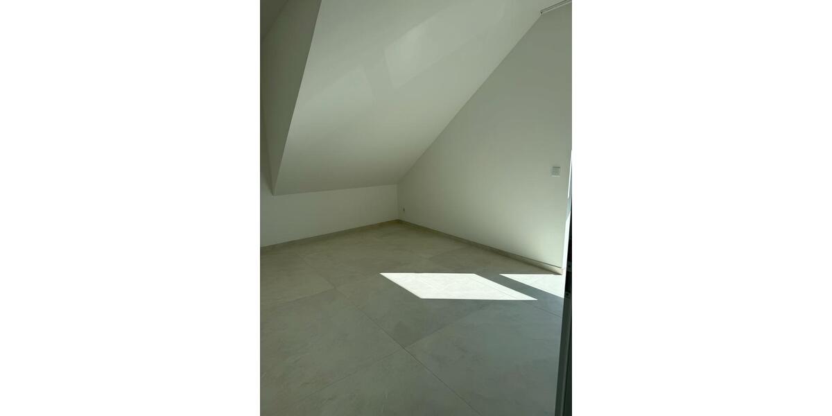 Maisonettenwohnung Nierstein - 5 Zimmer, 121 m&sup2;, 1.950&euro; | Angebot:26405795