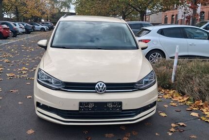 VW Touran 299.900 km 6.900 € Frankfurt am Main 60386