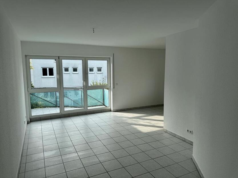 Helle 2-Zimmer-Wohnung mit zwei Balkonen und Tiefgarage