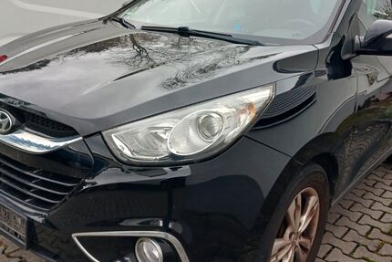 Hyundai ix35 152.000 km 6.900 &euro; Rüsselsheim 65428