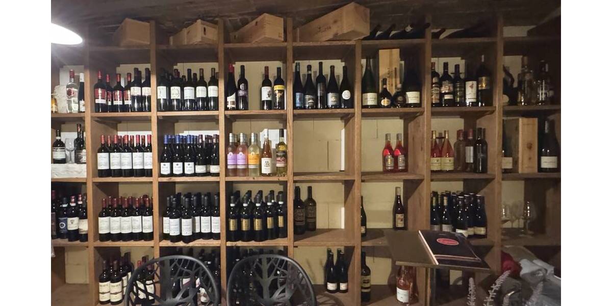 Historisches Gebäude - geschichtsträchtiger Ort: Wohn-Geschäftshaus im Schatten der Königshalle! 1 zimmer