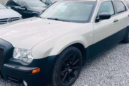 Chrysler 300C 175.000 km 7.980 € Griesheim 64347