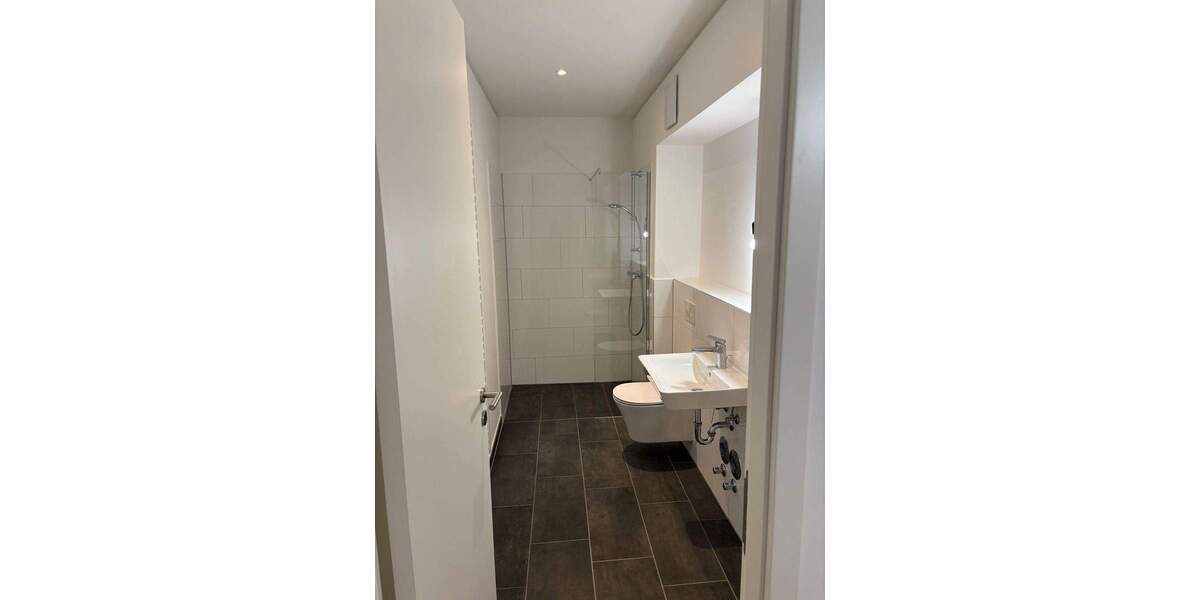 Etagenwohnung Offenbach am Main Hafen - 2 Zimmer, 71 m&sup2;, 1.355&euro; | Angebot:25400133