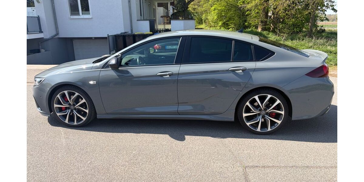 Opel Insignia 128.000 km 19.800 &euro; Büttelborn-Worfelden 64572