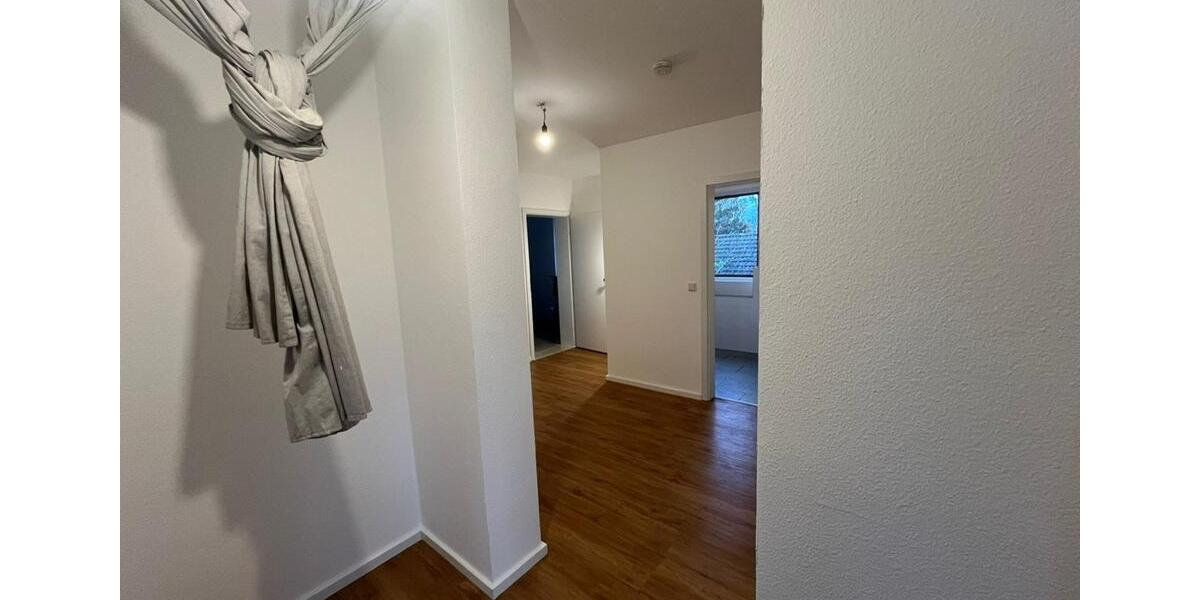 Lichtdurchflutete, renovierte 2-Zimmer Wohnung mit Balkon 2 zimmer
