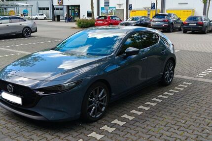 Mazda 3 86.000 km 18.500 &euro; Hattersheim am Main 65795