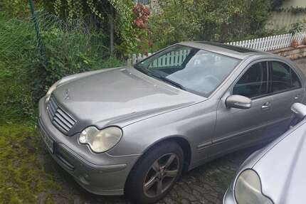 Mercedes-Benz 220 255.000 km 2.200 € Lautertal (Odenwald) 64686