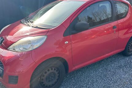 Peugeot 107 199.999 km 798 &euro; Rüsselsheim 65428