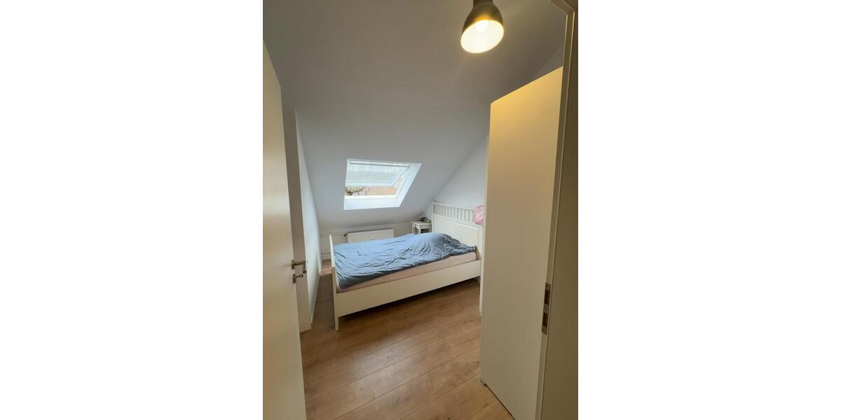 Gemütliche 3-Zi.-DG Whg m. Kamin & Einbauküche in Sachsenhausen 3 zimmer