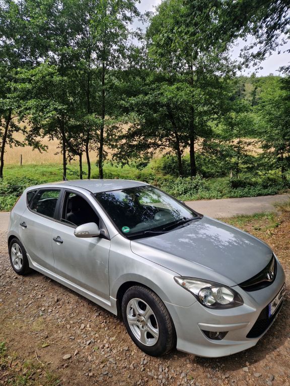 i30