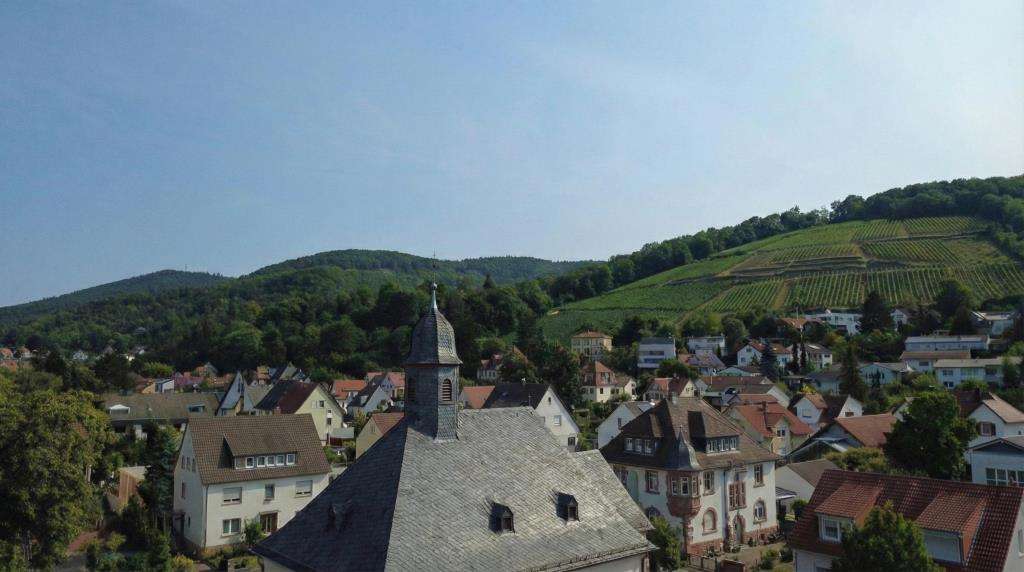 Einfamilienhaus Bensheim-Auerbach Auerbach - 10 Zimmer, 373 m&sup2;, 1.350.000&euro; | Angebot:25284165