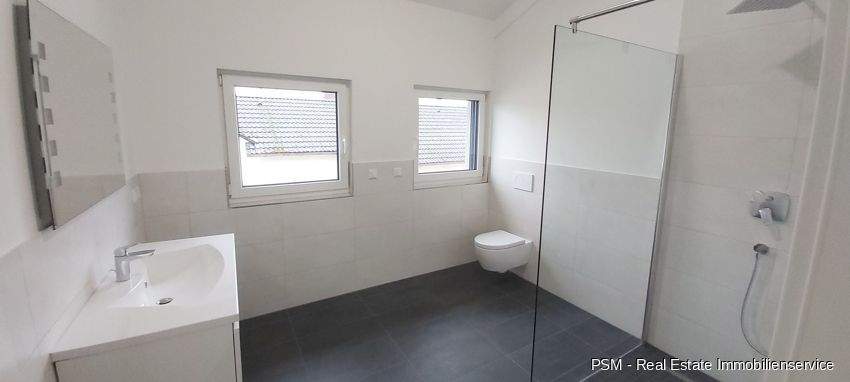 Reihenmittelhaus Flörsheim / Weilbach Weilbach - 6 Zimmer, 221 m&sup2;, 2.800&euro; | Angebot:25678837