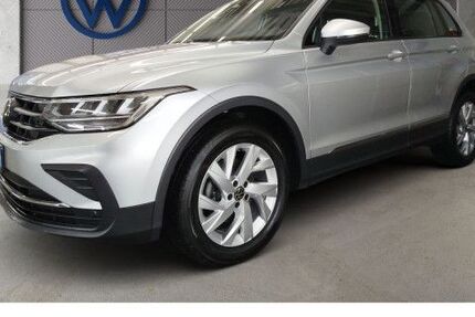 VW Tiguan 52.727 km 26.850 &euro; Frankfurt 60326