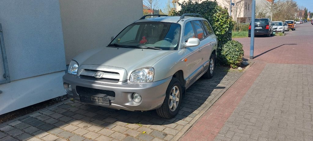 Hyundai SANTA FE 294.000 km 1.950 &euro; Offenbach 63075