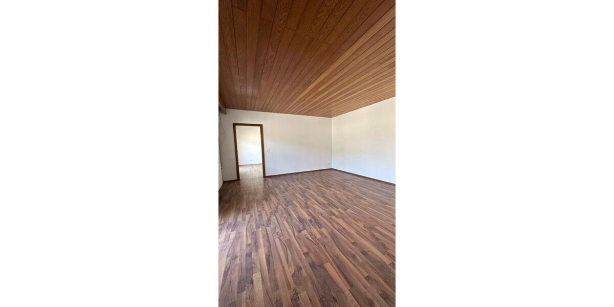 Etagenwohnung Riedstadt - 5.5 Zimmer, 130 m&sup2;, 1.390&euro; | Angebot:26410129