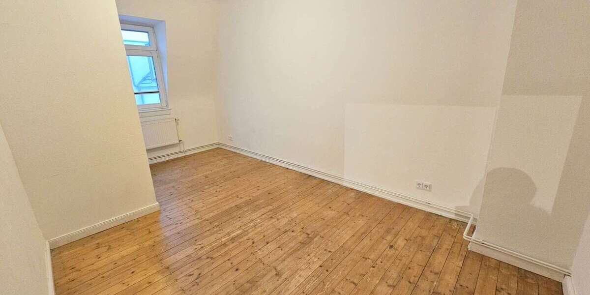 Etagenwohnung Gallusviertel Europaviertel - 3 Zimmer, 12 m&sup2;, 585&euro; | Angebot:26927454