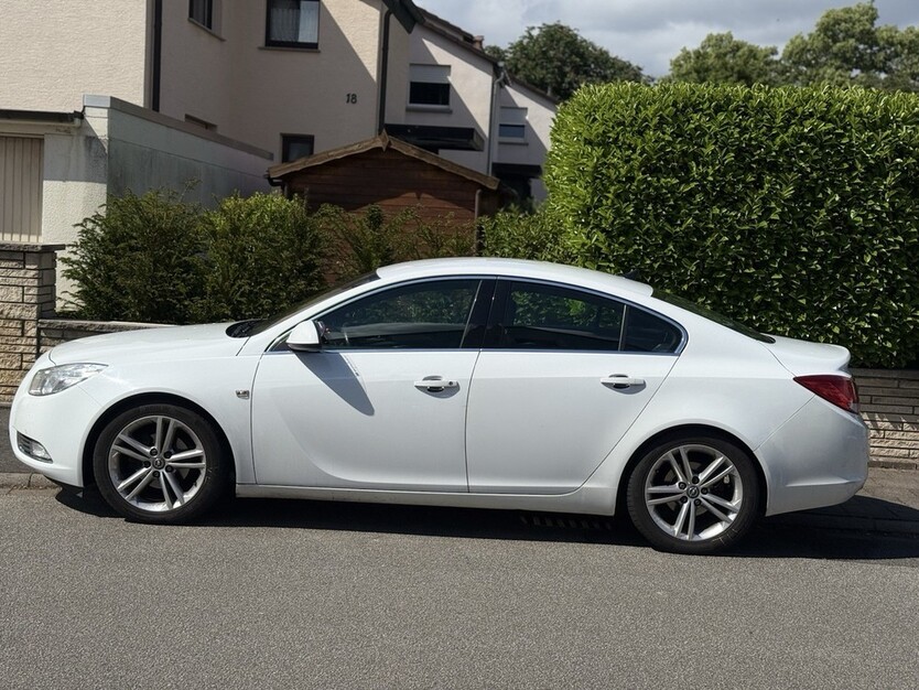 Opel Insignia 180.000 km 5.200 € Rüsselsheim am Main 65428