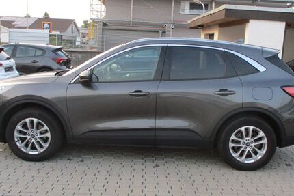 Ford Kuga 175.246 km 14.999 € Babenhausen 64832