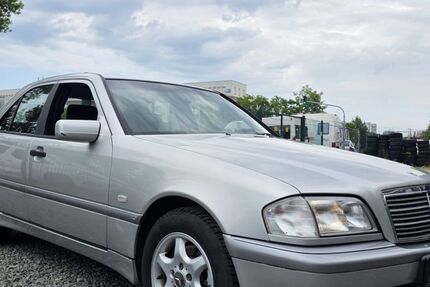 Mercedes-Benz C 250 285.000 km 5.390 &euro; Frankfurt am Main 60486