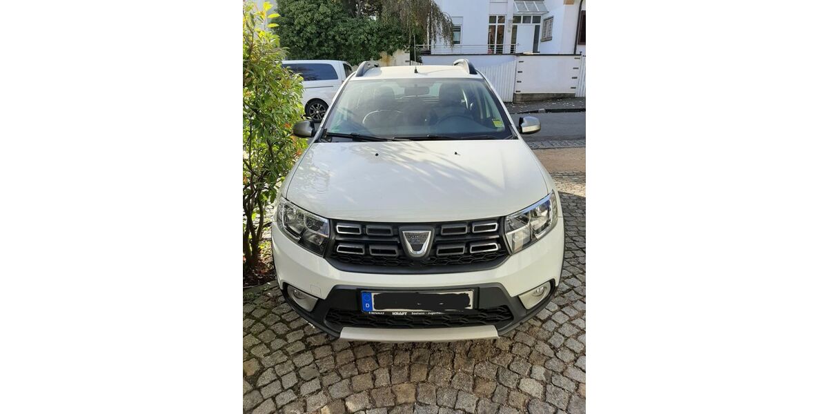 Dacia Sandero 89.000 km 7.800 &euro; Darmstadt 64285