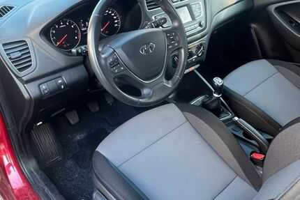 Hyundai i20 86.771 km 7.900 &euro; Darmstadt 64297