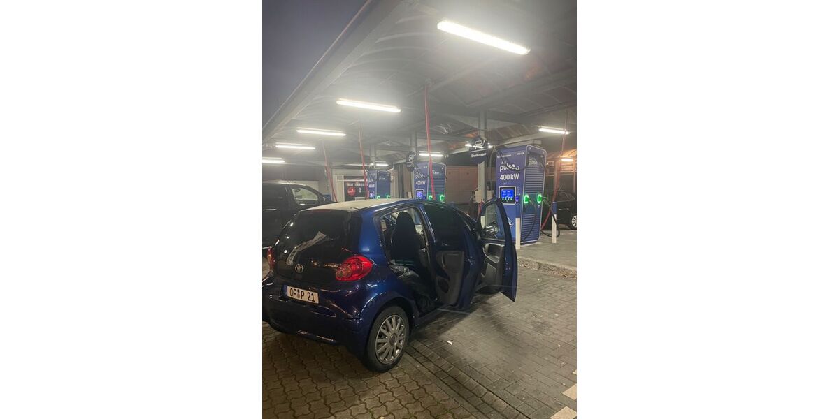 Toyota Aygo (X) 209.000 km 1.600 &euro; Offenbach 63057