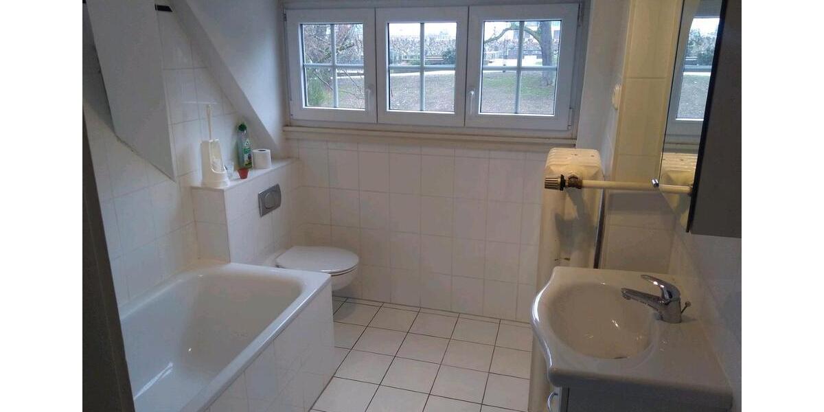 Dachgeschoßwohnung Darmstadt Eberstadt - 4 Zimmer, 115 m&sup2;, 2.350&euro; | Angebot:24752028