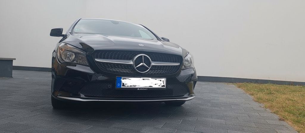 Mercedes-Benz CLA 220 Shooting Brake 185.000 km 14.500 € Messel 64409