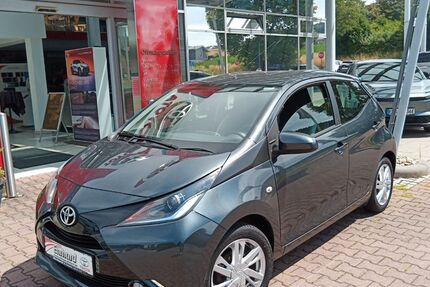 Toyota Aygo (X) 98.585 km 8.790 &euro; Brensbach 64395