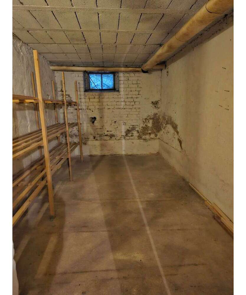 Halle in Frankfurt am Main 140 € 14 m²