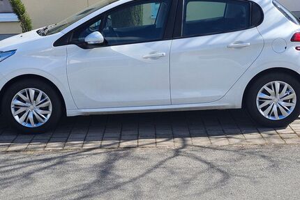Peugeot 208 64.500 km 6.990 &euro; Nackenheim 55299