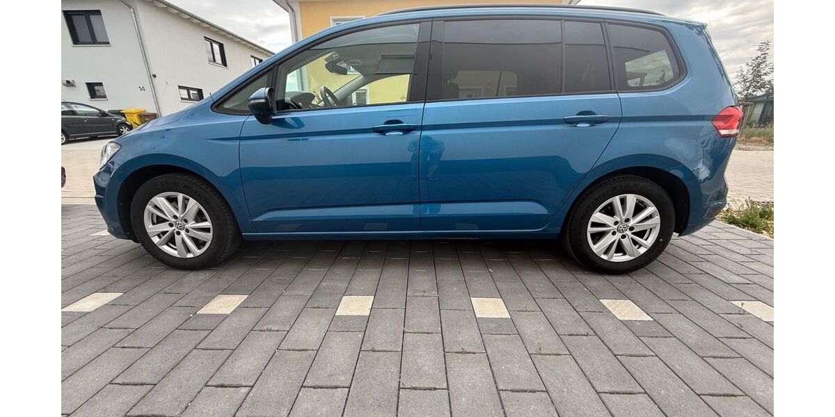 VW Touran 130.600 km 16.400 &euro; Biblis 68647