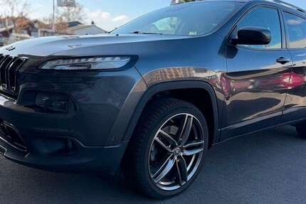 Jeep Cherokee 127.423 km 8.999 &euro; Frankfurt am Main 60386