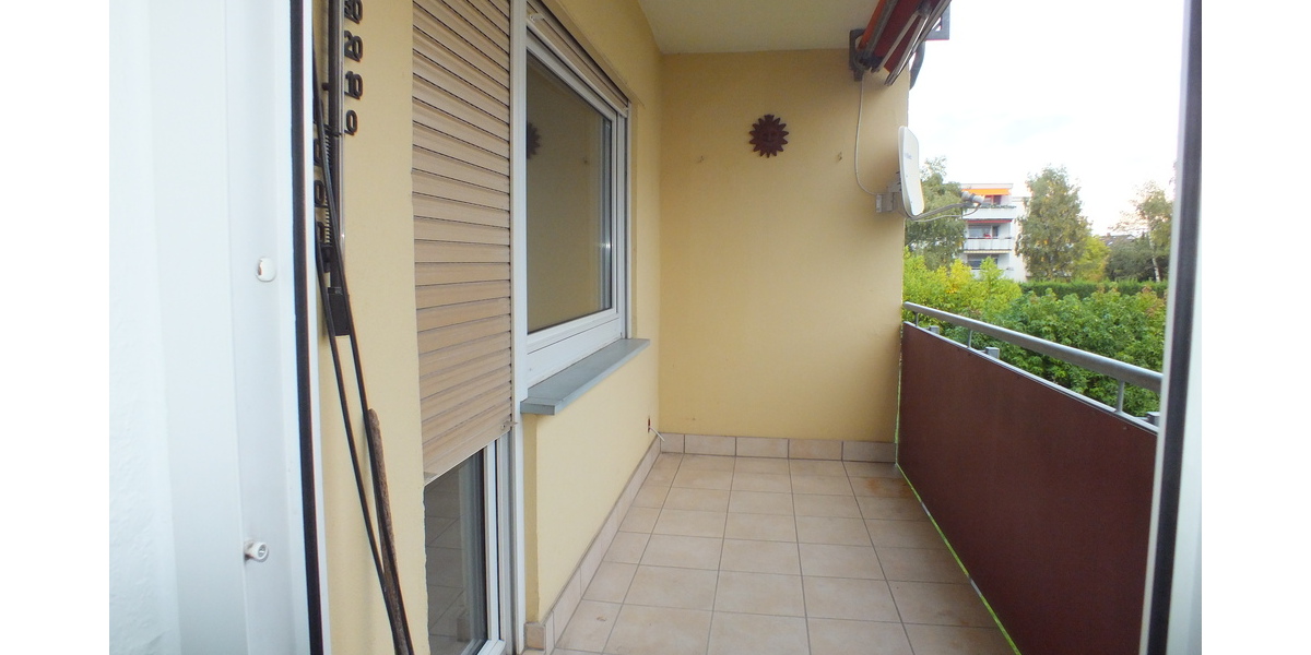 Frisch renovierte 3 Zimmer Wohnung mit ca. 75m² Wohnfläche mit Balkon und Garage - Appartement Nauheim | Angebot:24610048