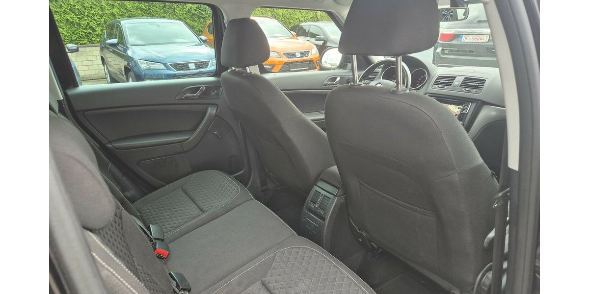 Skoda Yeti Drive Automatik, Bi-Xenon, Einparkhilfe, Klim 43.468 km 16.890 &euro; Rodgau 63110