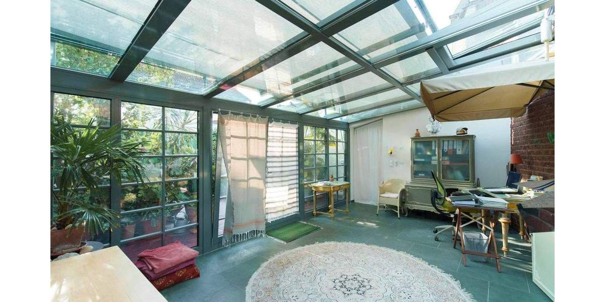 Repräsentative Büro- oder Praxisfläche mit Wintergarten, Dachterrasse und grünem Innenhof - in unmittelbarer Nähe zum Wilhelmsplatz. 3 zimmer