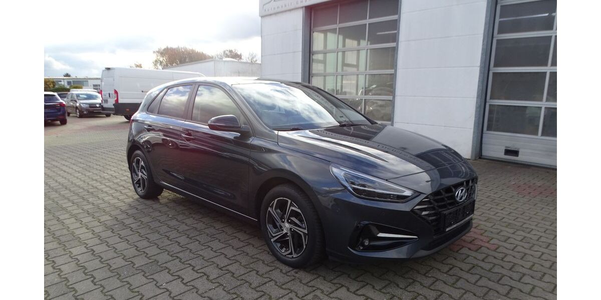 Hyundai i30 103.426 km 11.990 &euro; Rodgau 63110