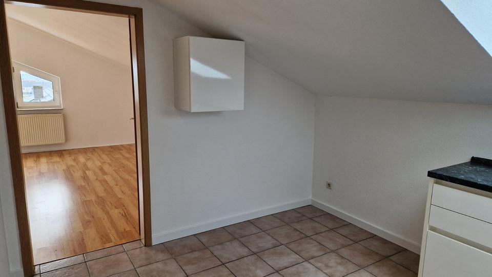 Dachgeschoßwohnung Bürstadt - 1.5 Zimmer, 48 m&sup2;, 129.000&euro; | Angebot:25649537