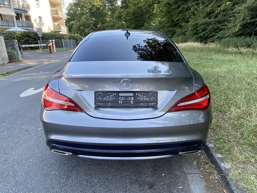CLA 180 Limousine