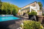 Modernisiertes Haus mit Pool & Garten in Frankfurt