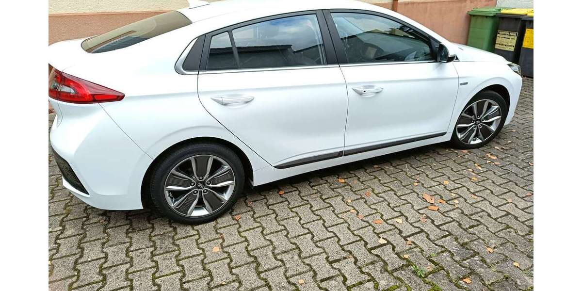 Hyundai IONIQ 148.000 km 9.990 &euro; Offenbach 63073